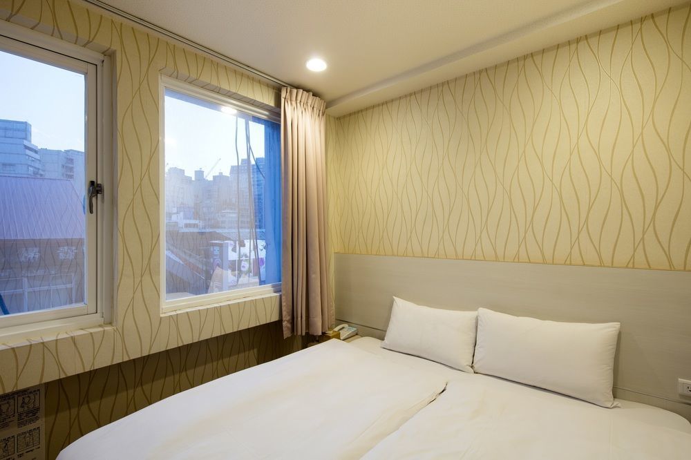 Tomorrow Hotel Taipei Eksteriør bilde